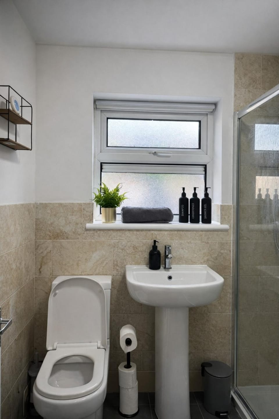 Shower, Toilet