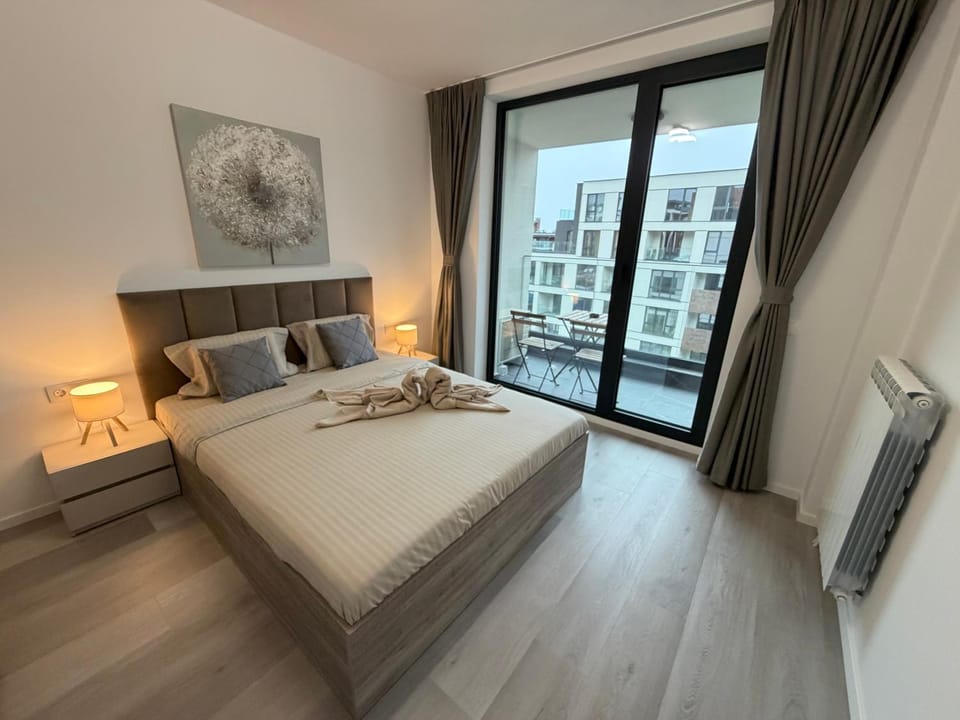 Bed, Bedroom, heating, internet, towels