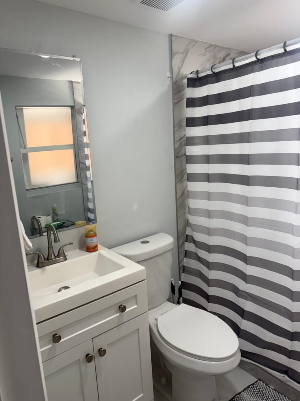 Modern private efficiency Miami Gardens Apartment in Miami Gardens