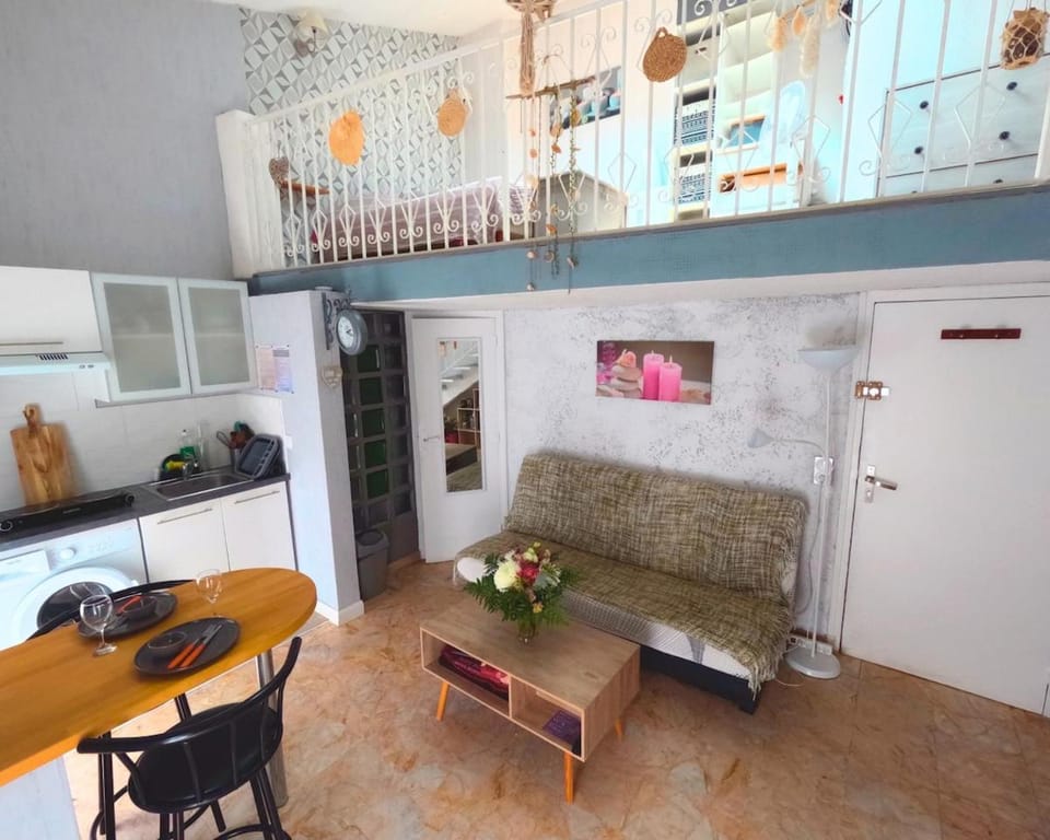 COCON DUPLEX-TERRASSE, L'Amélie d'Élo Apartment in Alt Empordà