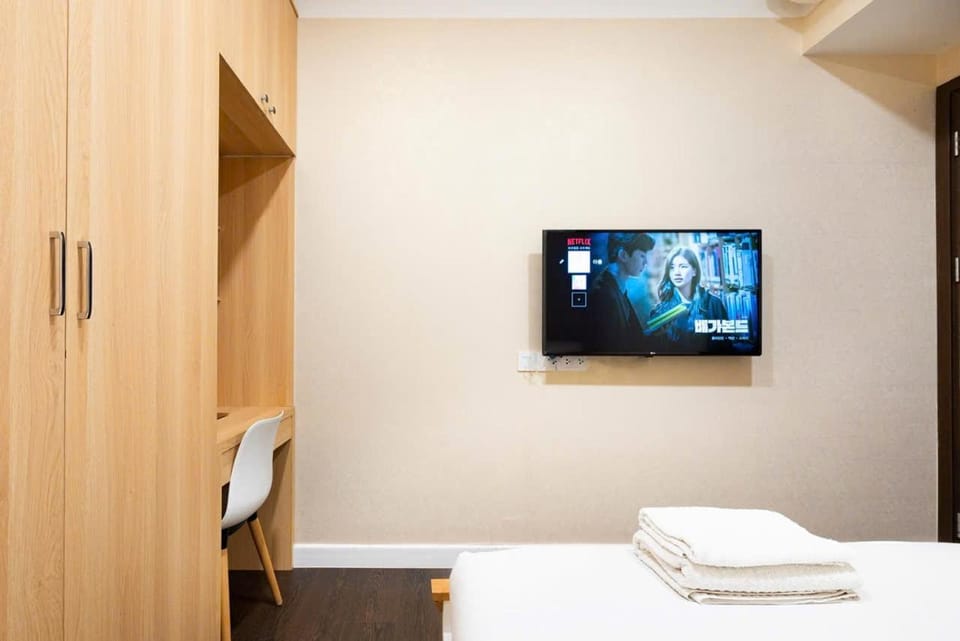 The Tresor Central Saigon Walk to District 1 Free Gym Apartment in Ho Chi Minh City