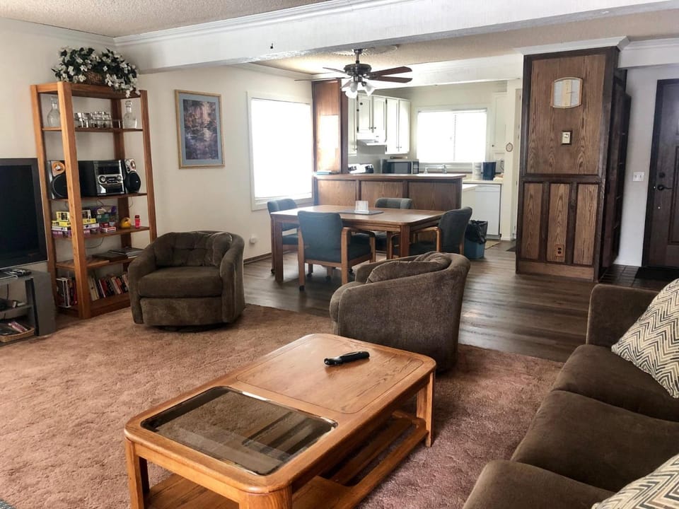 Mammoth Creek Unit 11 House in Mammoth Lakes