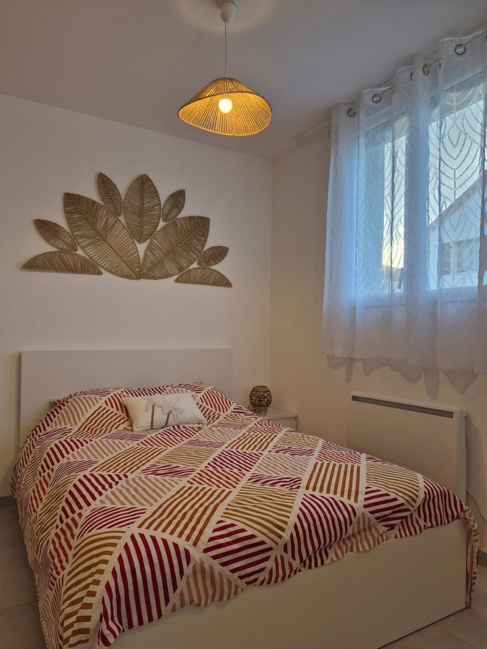 Bed, Bedroom, heating