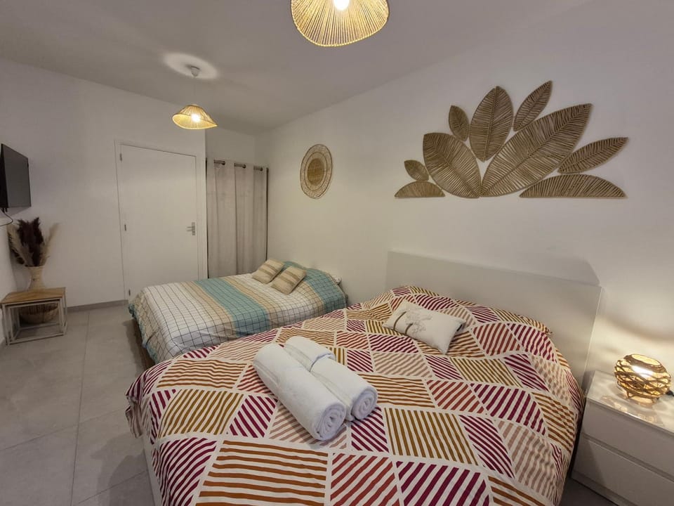 Bed, Photo of the whole room, Bedroom, towels, wardrobe