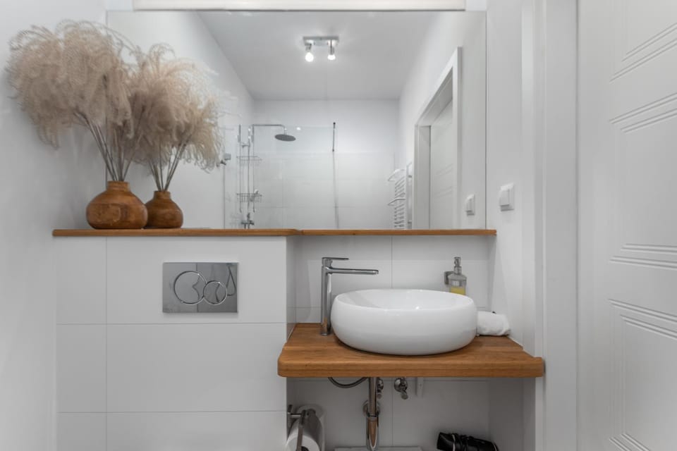 Bathroom, towels
