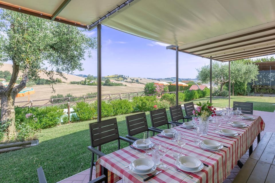 Garden, Dining area