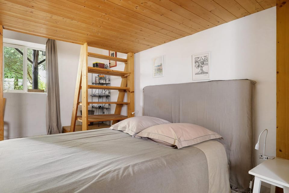 Property building, Living room, Bedroom