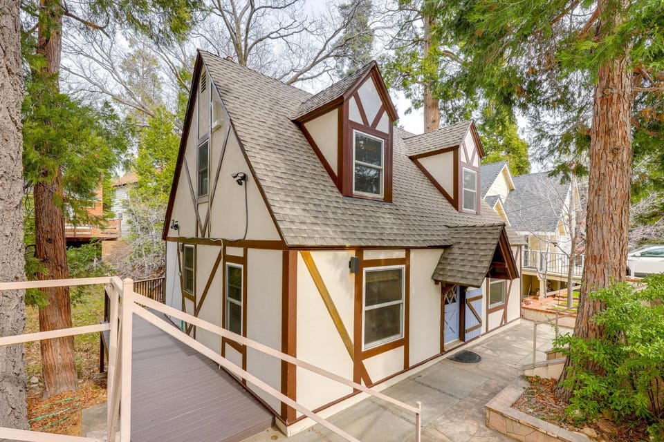 1 Mi to Lake Arrowhead! All-Season Family Getaway House in Lake Arrowhead