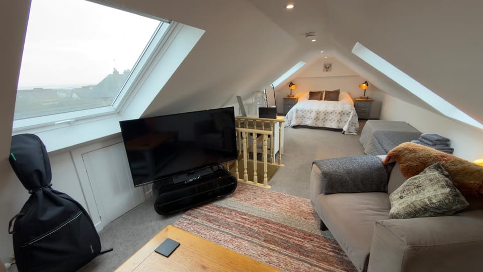 Seating area, Bedroom