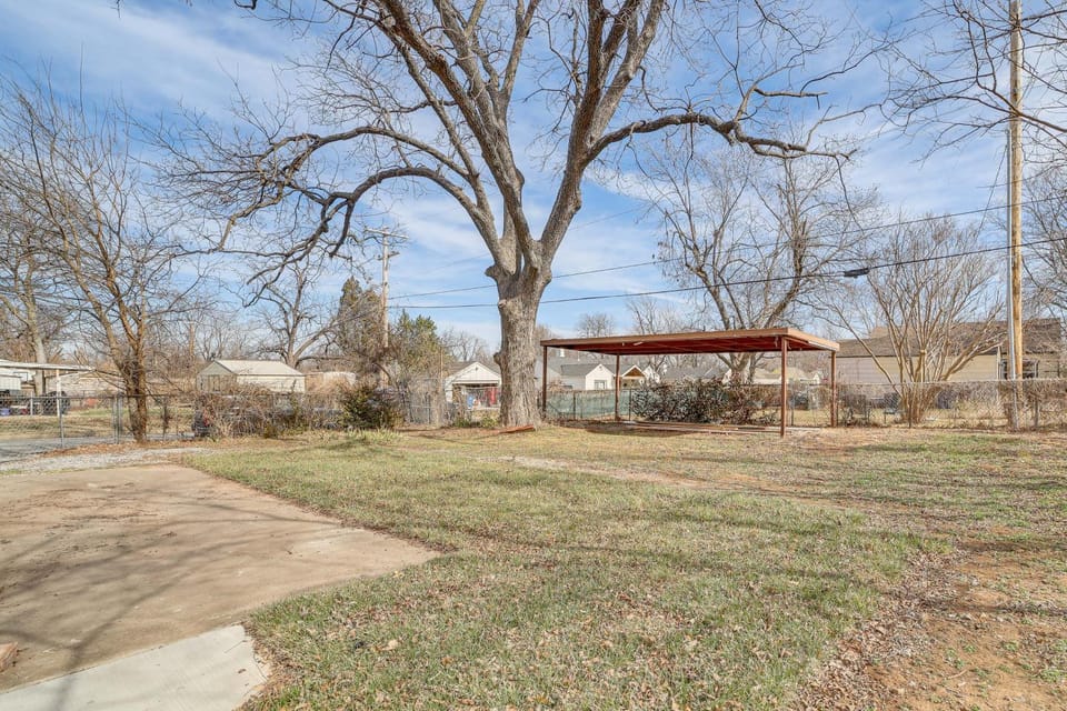 1 Mi to Campus: Modern Tulsa Home w/ Private Yard House in Tulsa