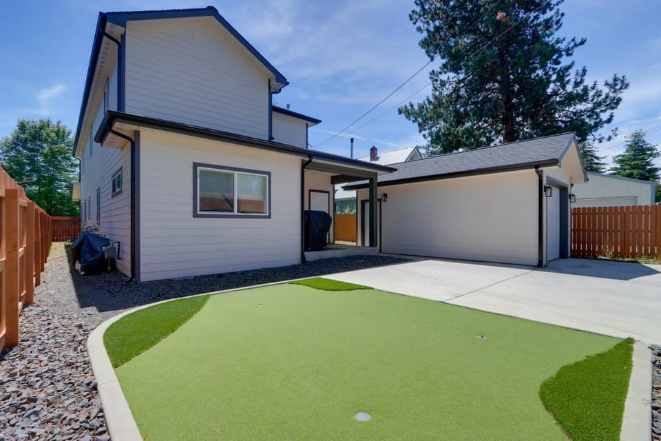 1 Mi to Lake Coeur d'Alene: Pet-Friendly Getaway House in Coeur dAlene
