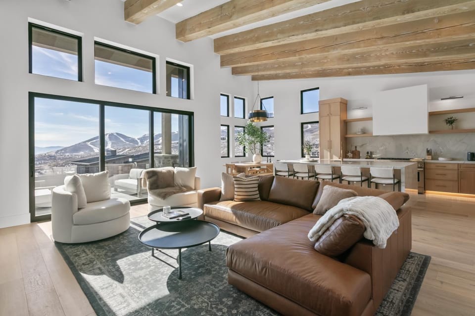 Luxury Deer Valley East Village Retreat - Hot Tub House in Wasatch County