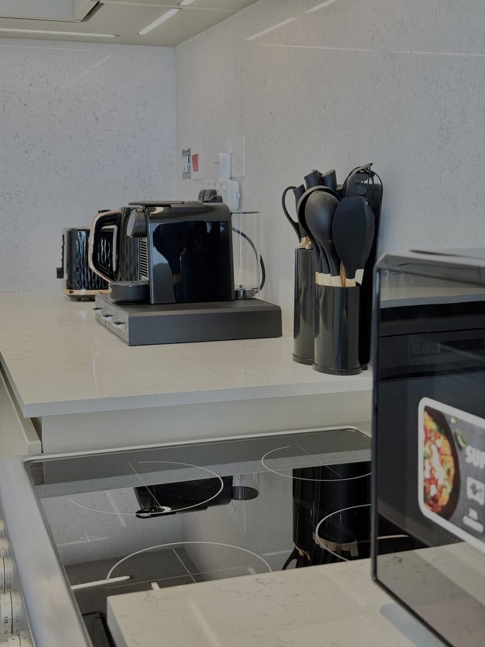 Coffee/tea facilities, toaster