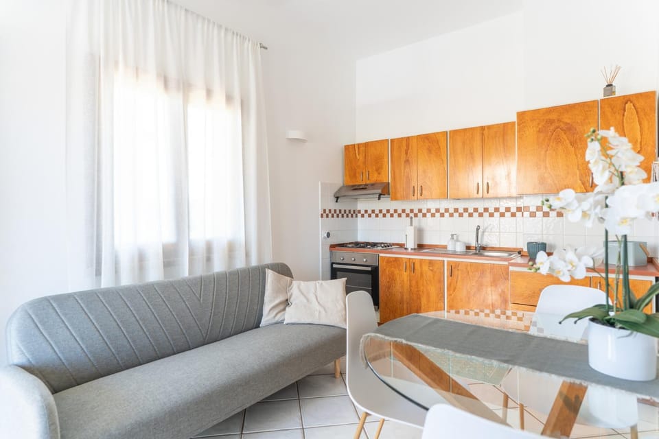 Kitchen or kitchenette, Living room, Dining area, stove