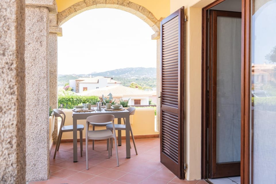 Patio, Day, Natural landscape, View (from property/room), Balcony/Terrace, Dining area
