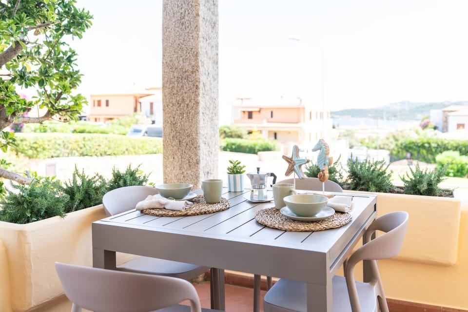 Balcony/Terrace, Food and drinks, Dining area, Food