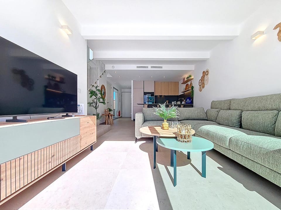 Communal lounge/ TV room, Living room