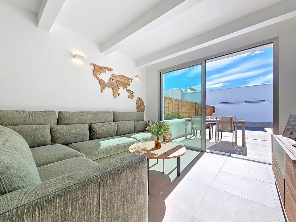 Communal lounge/ TV room, Living room