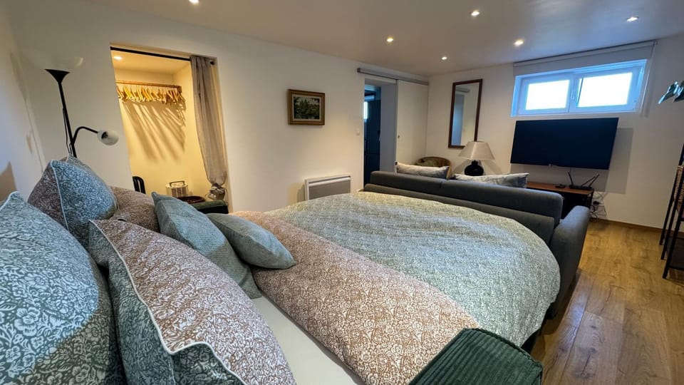 Photo of the whole room