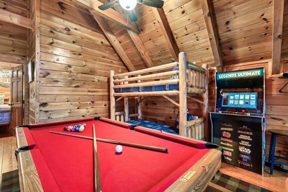 Cozy 2BR Wood Cabin, Pet Friendly, Hot Tub, Pool Table, Close to PF and Gatlinburg Cabin in Sevier County