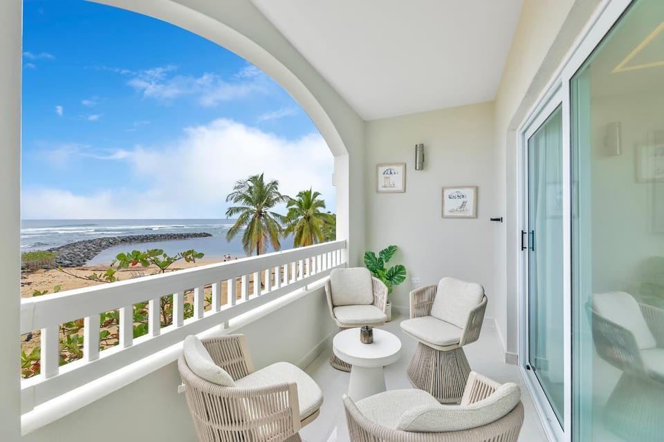 Elegant 1BR Retreat w- King Bed & Balcony Apartment in Dorado