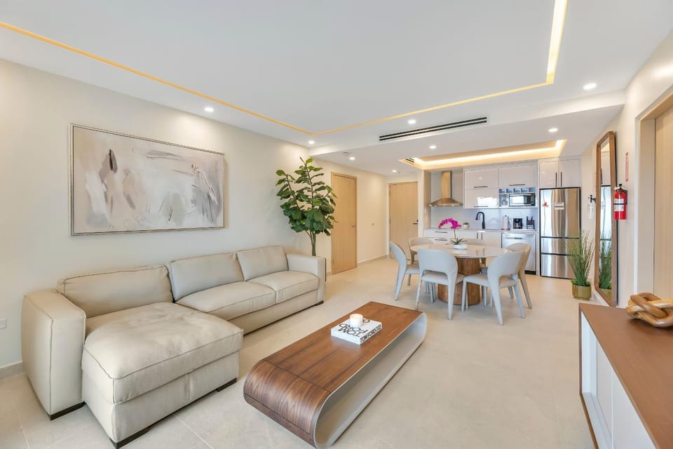 Elegant 1BR Retreat w- King Bed & Balcony Apartment in Dorado