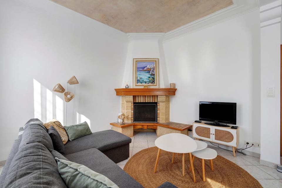 Property building, Living room