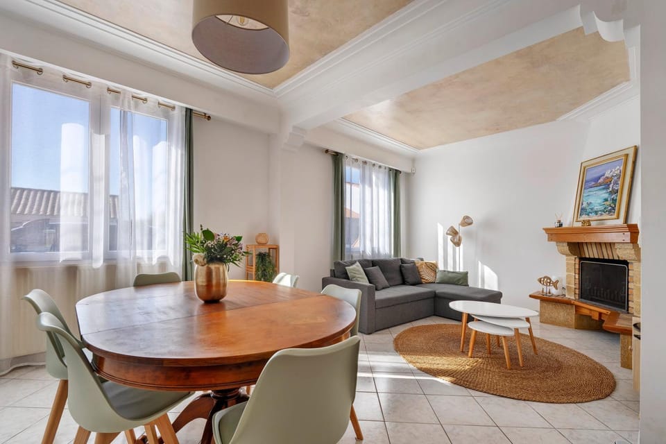 Property building, Living room