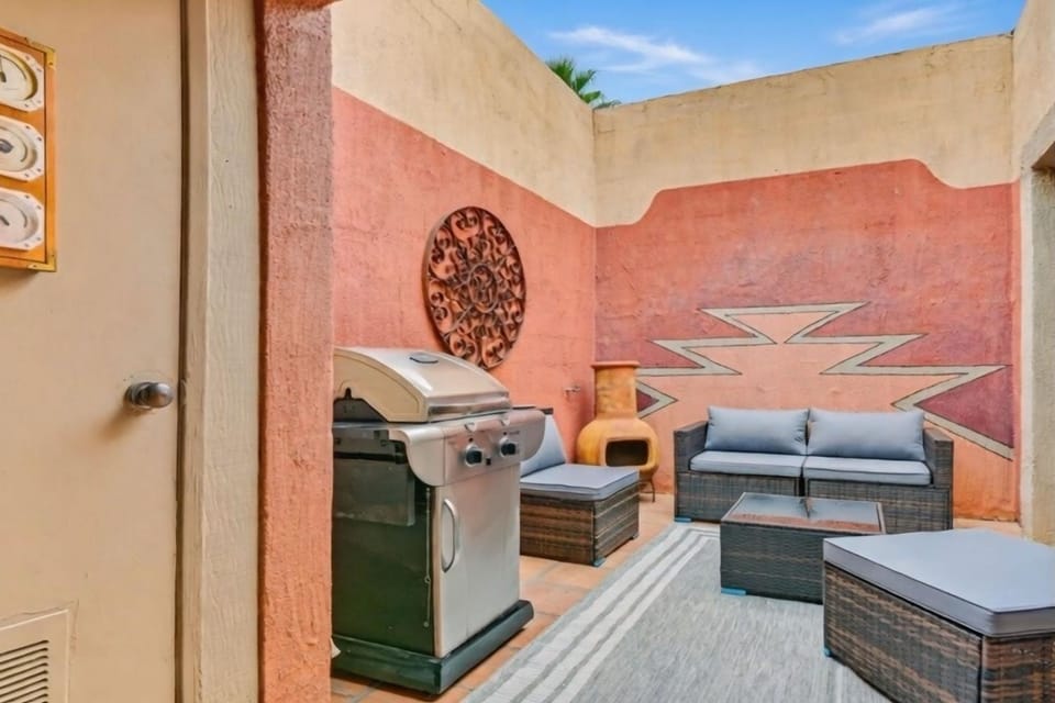 Cave Creek Sonoran Retreat: Walk to Town & Trails House in Carefree