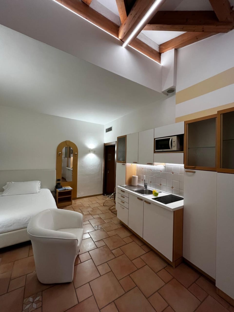 Kitchen or kitchenette, Photo of the whole room, Bedroom