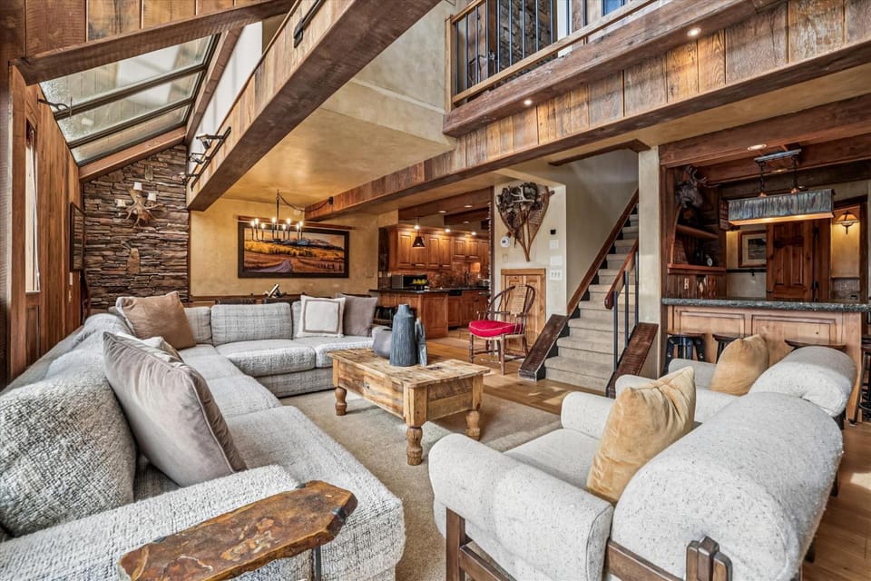 Spacious 6BR penthouse in Breckenridge with ski area views, Beaver Run Peak 9 Penthouse! Apartment in Breckenridge