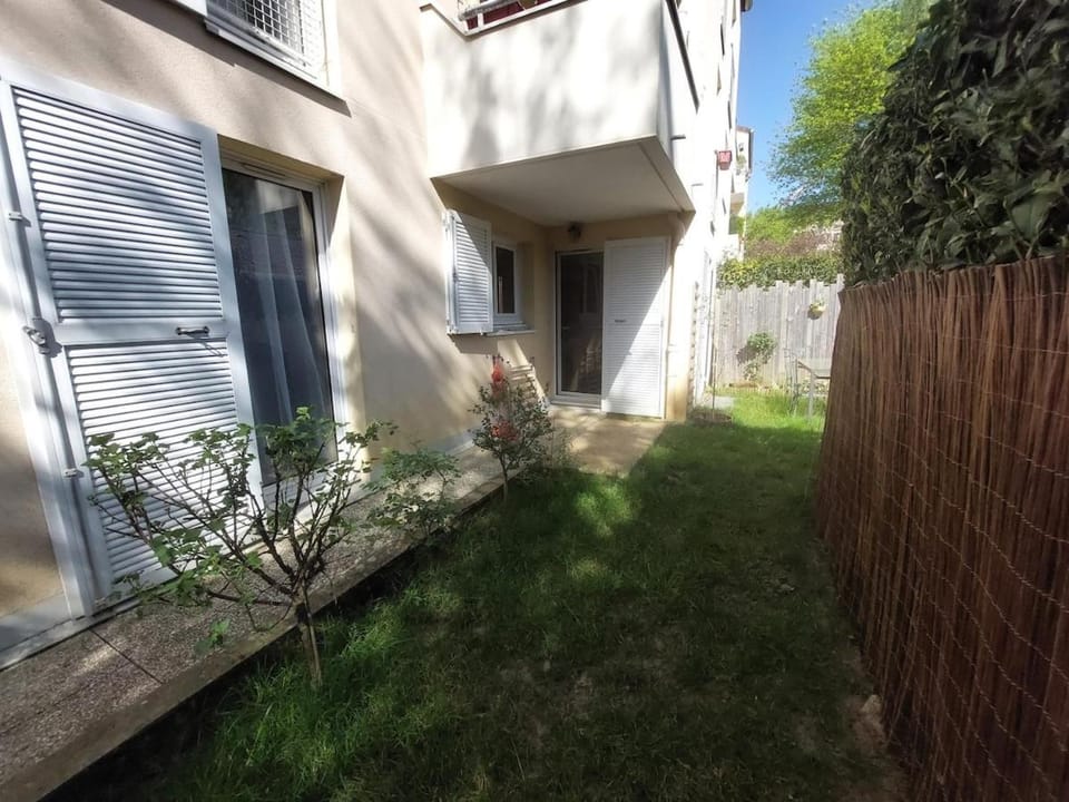 Chambre privée avec Jardin Bed and Breakfast in Île-de-France
