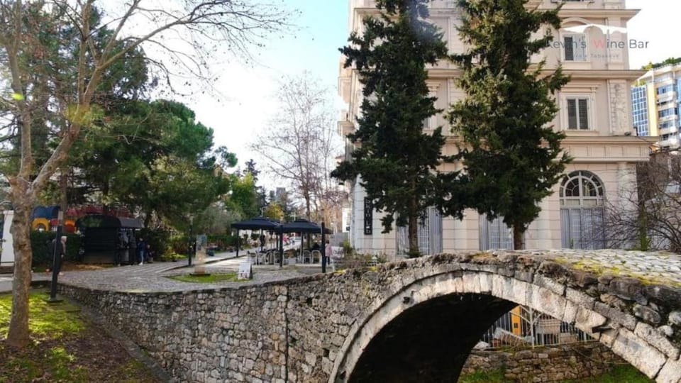 Landmark view, Location