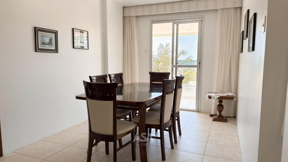 Dining area, Dinner