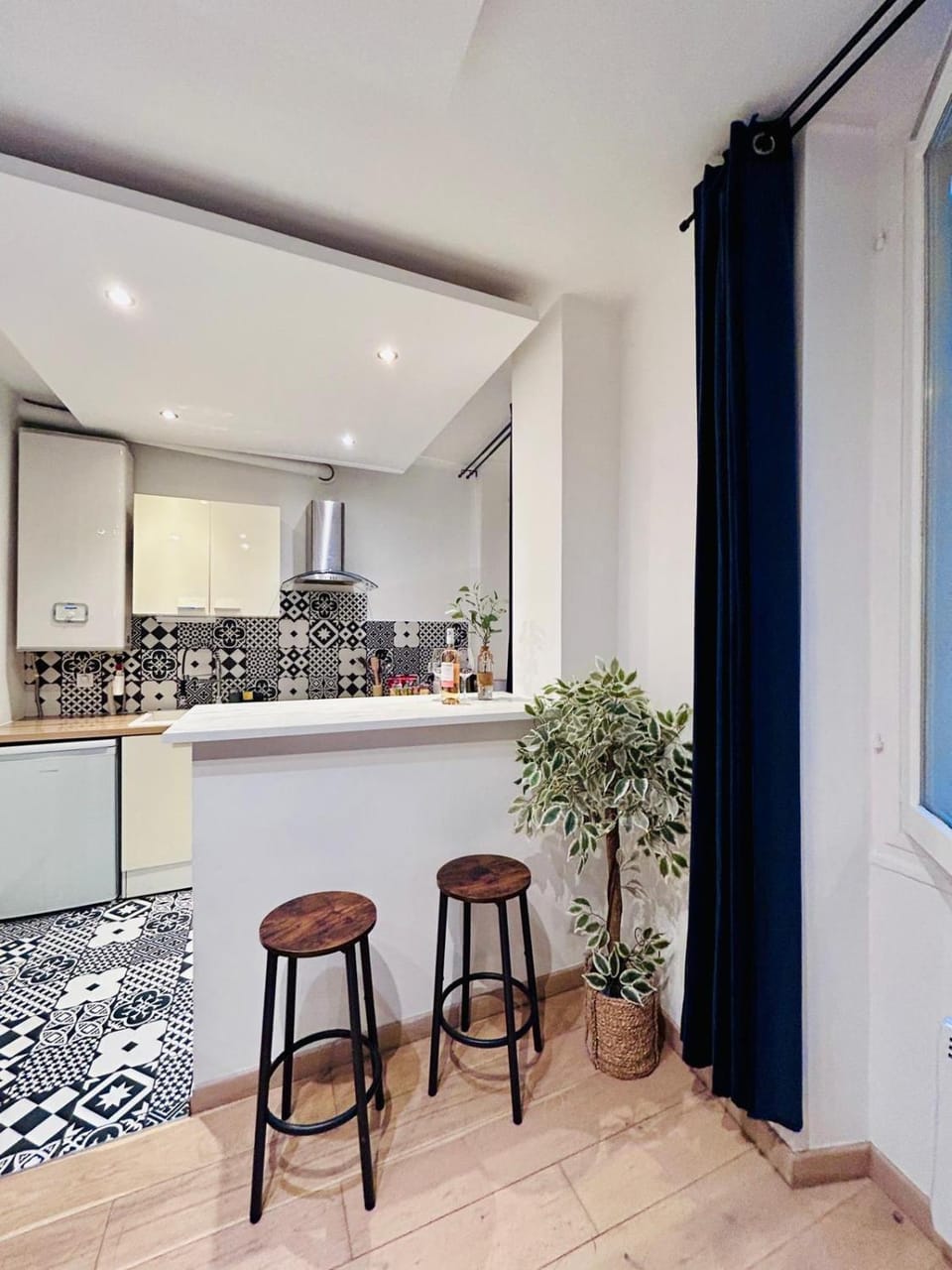 Old Town Discovery-Breakfast-Central-Self Check-in Apartment in Nice