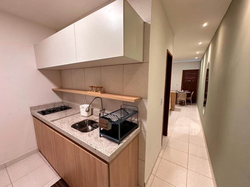 Kitchen or kitchenette, minibar