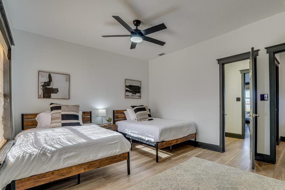 Pool Access, Walk to Water! Possum Kingdom Cabin Cabin in Possum Kingdom Lake