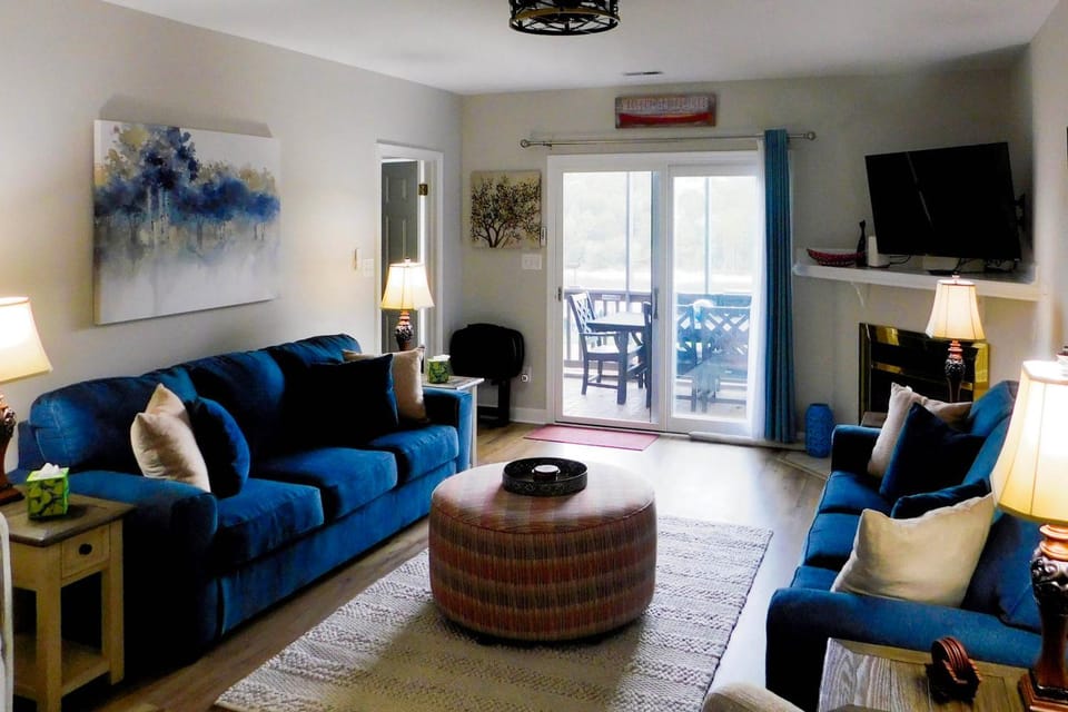 Dog-Friendly Condo on Smith Mountain Lake House in Smith Mountain Lake