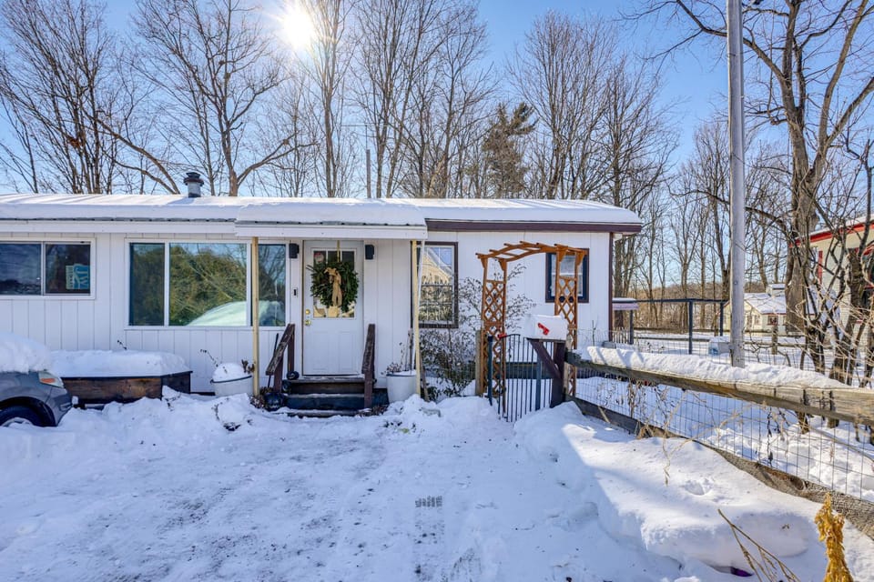 < 1 Mi to Dtwn Brandon! Cozy Home w/ Fenced Yard House in Brandon