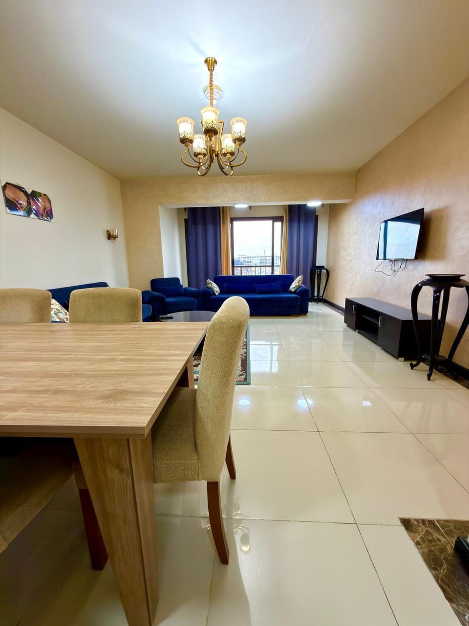 TV and multimedia, Living room, Seating area, Dining area