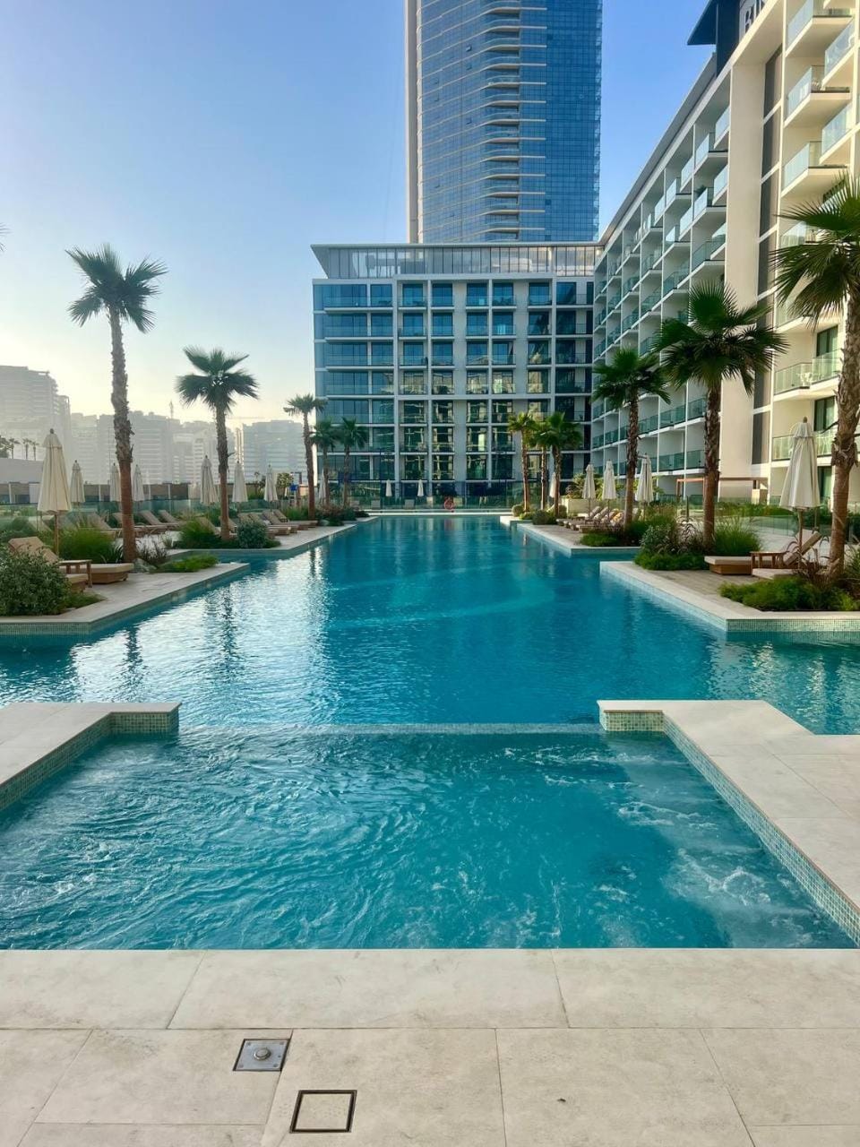 Elegant Dubai Stay Pool, Gym, Padel & Concierge Apartment in Dubai