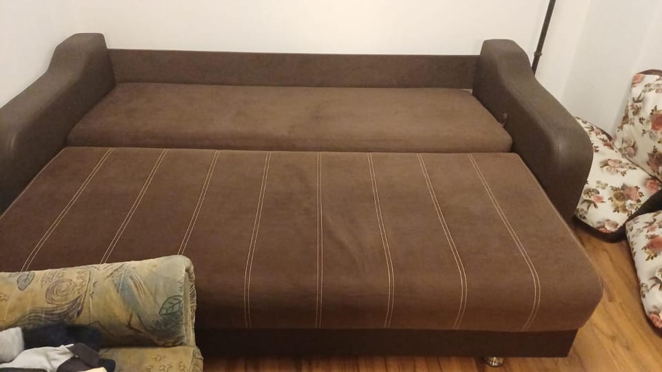 Photo of the whole room, Seating area