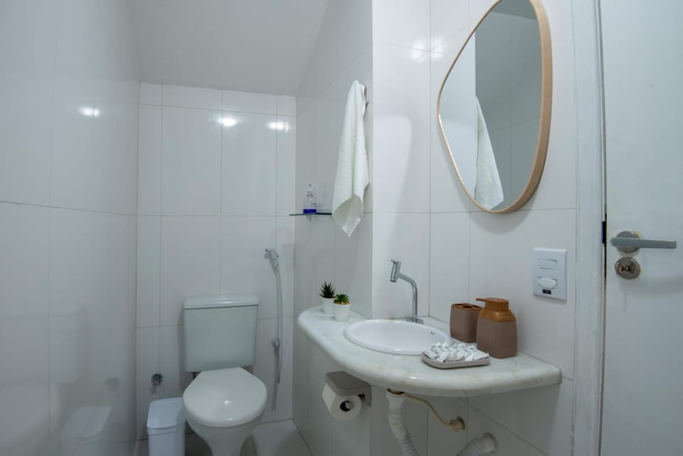 Studio perto da praia SOL, ar condicionado, estacionamento Apartment in Lauro de Freitas