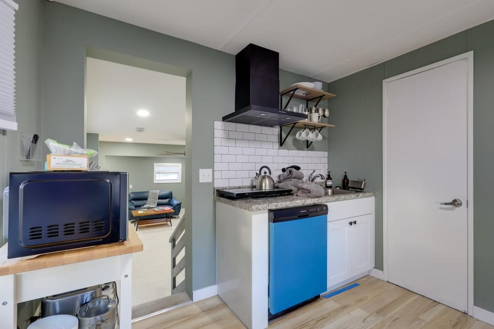 Steps to Orange Lake: Pet-Friendly Getaway! House in Florida