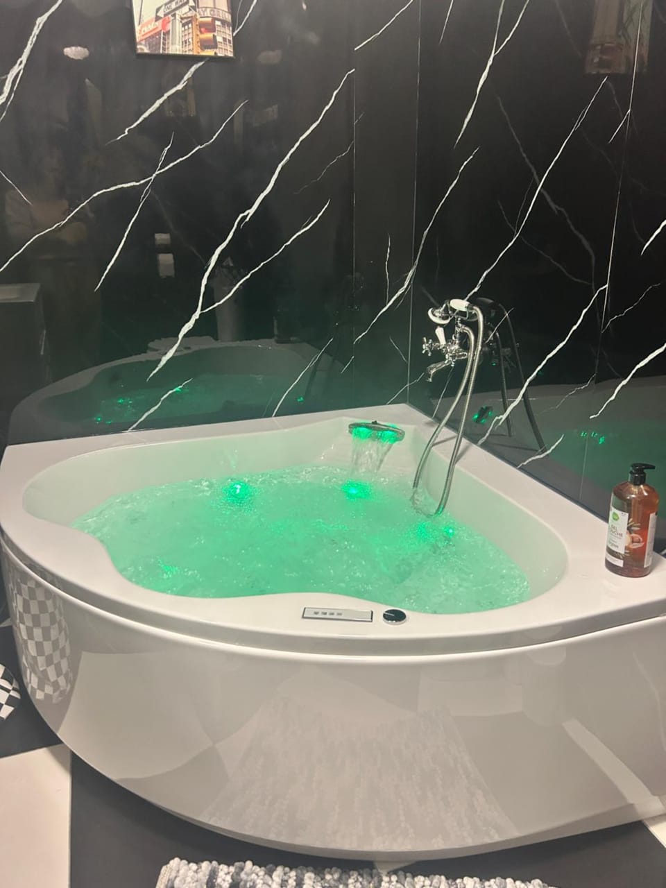 Hot Tub, Bathroom
