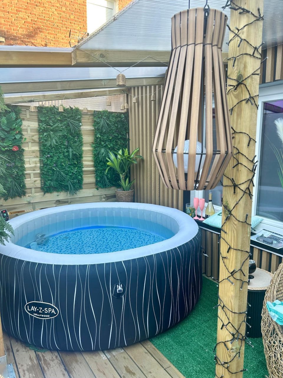 Suite Rétro Chic avec Spa en Terrasse Apartment in Hauts-de-France