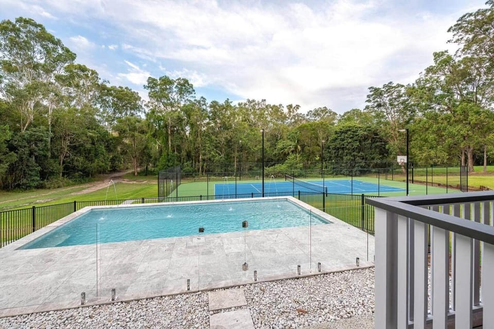 Glasshouse Retreat QLD House in Glass House Mountains