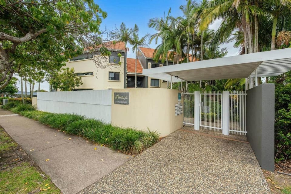 Coolum Beach Retreat Apartment in Coolum Beach