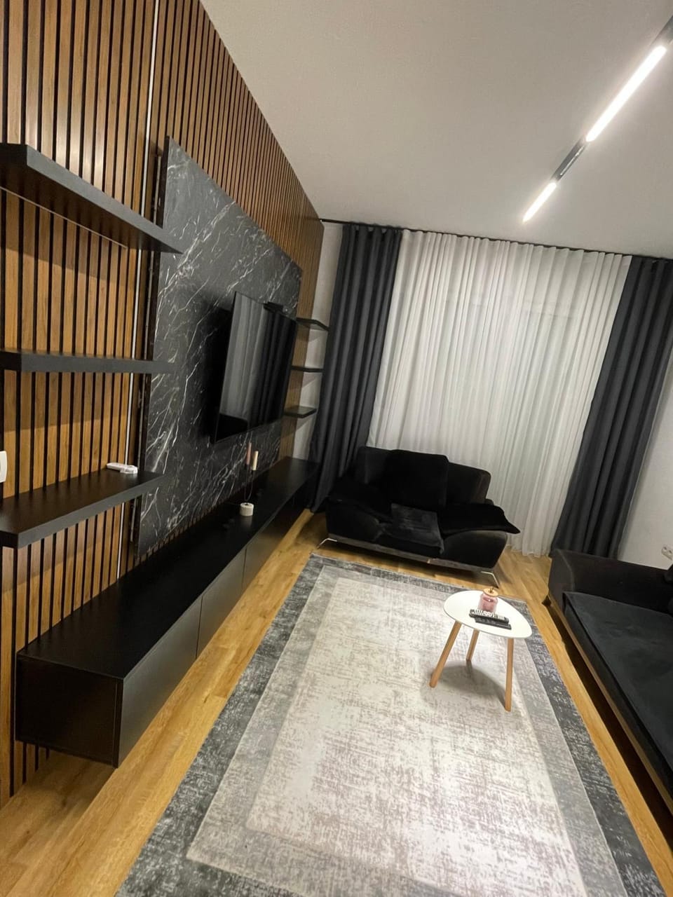 TV and multimedia, Living room, Evening entertainment