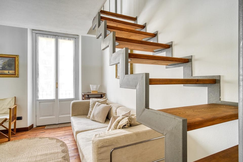 Atelier Navigli - Elegant Loft with Canal View Apartment in Milan